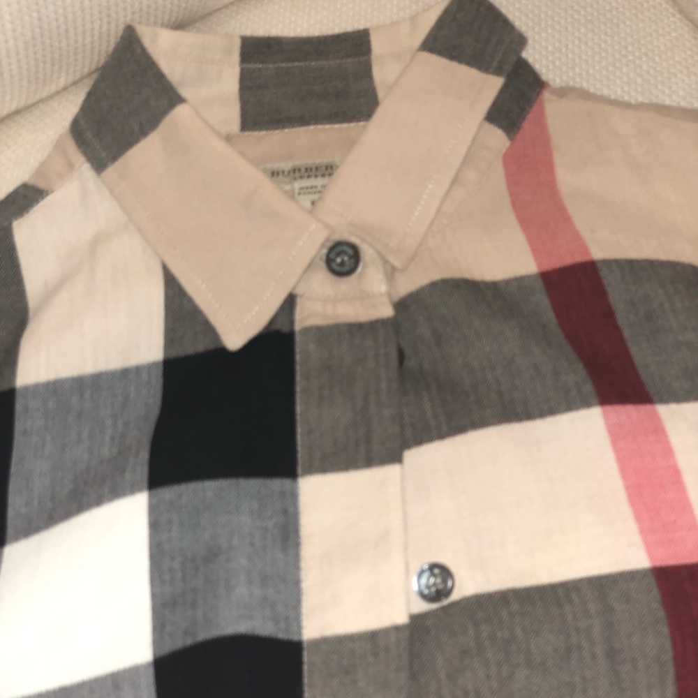 Burberry men’s M Large sleeve shirt new